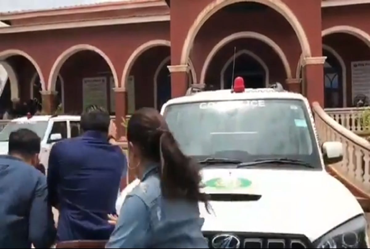Ranveer Singh followed Salman Khan style in Simmba first picture of set shared on social media 