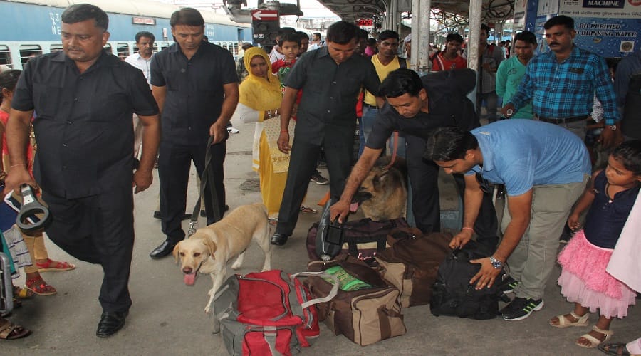 the suspect used to hide in Deoband, arrested, High alert in many cities