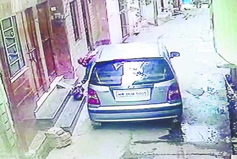 The woman left the child at the door of the house