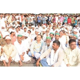 farmers landed on the road for electricity