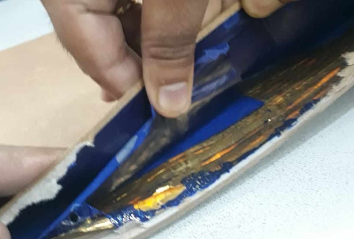 gold smuggler arrested in amausi airport 