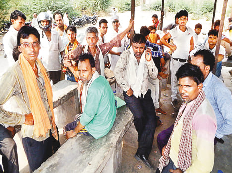 haadase mein yuvak kee maut