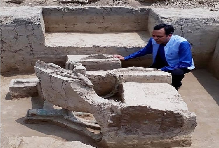 Baghpat Pics: 5 thousand years old cemetery, 2 chariots male skeletons found in historical search