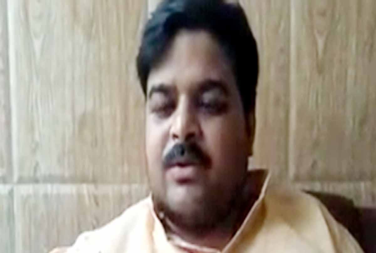 Congress leader detained on demand for memorandum to CM