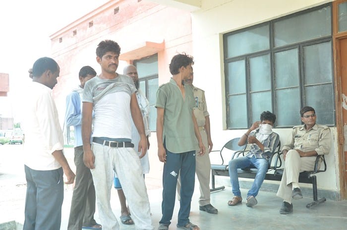 attacked on wife by sharpwepon and committed suicide