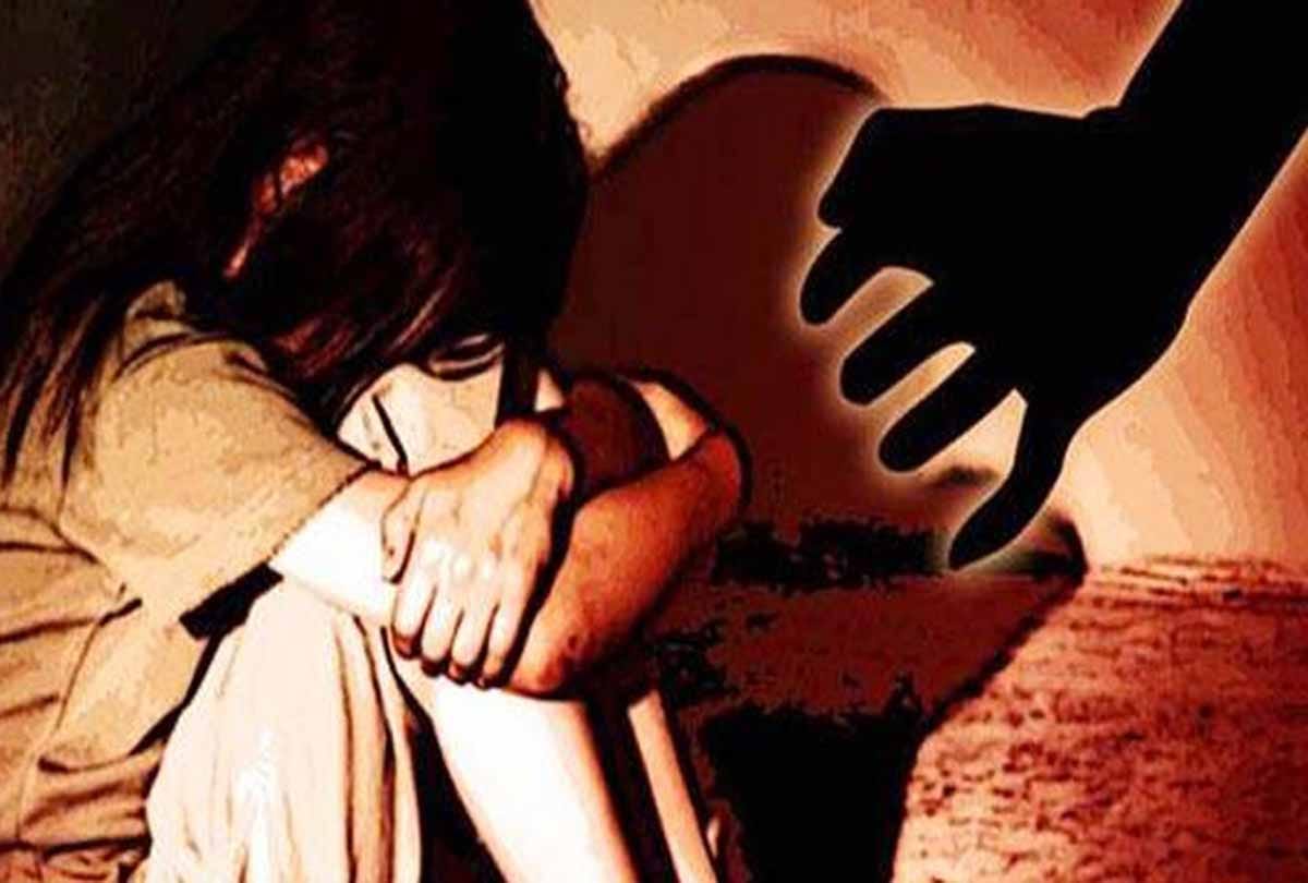 boy raped five years old girls in unnao district