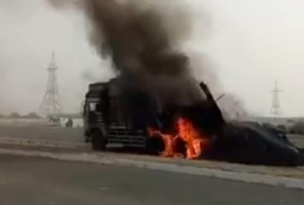 Massive fire on coal loaded truck in basti