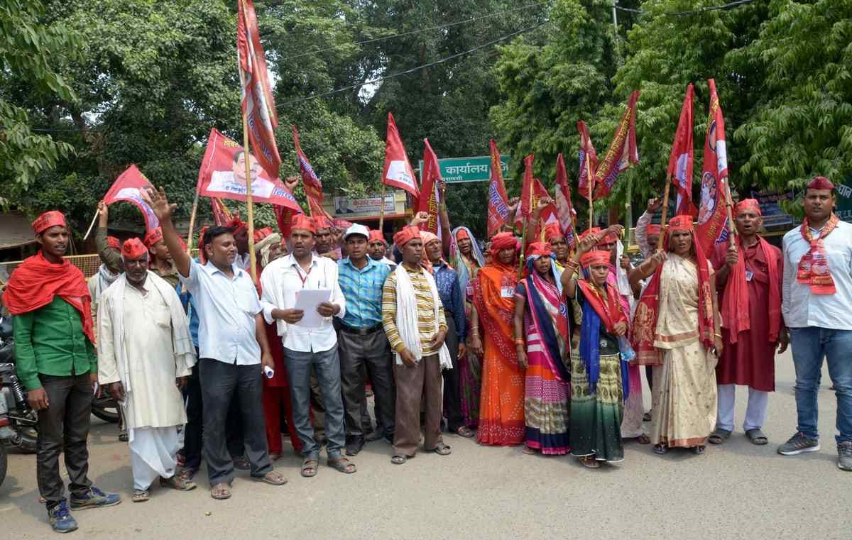 Nishad party protest in purvanchal for reservation