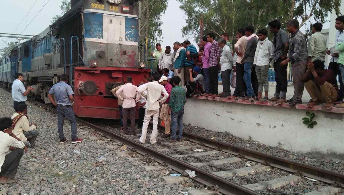 Nishad party protest in purvanchal for reservation