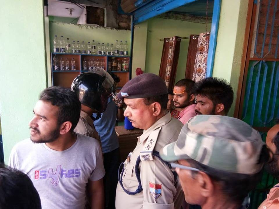 youth tried to suicide on electricity pole in haldwani
