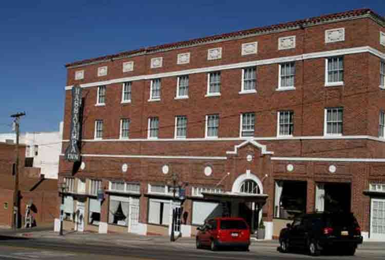 Ghost of the heartbroken bride who haunts a hotel for his husband