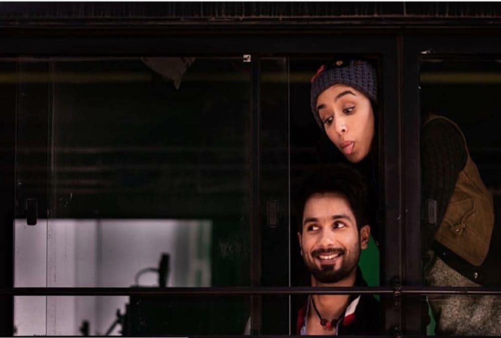  shahid and shraddha kapoor cute photos on batti gul meter chalu set