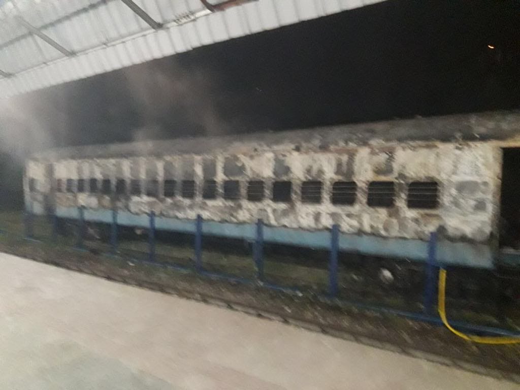 the burning train at agra railway station