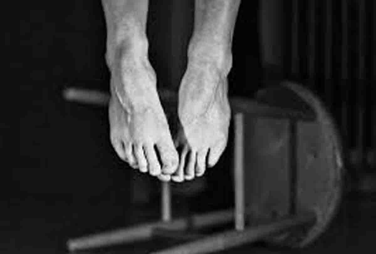 Girl student suicide in hostel in varanasi