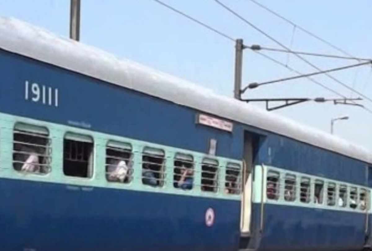 chair car facility will be available in gomti express