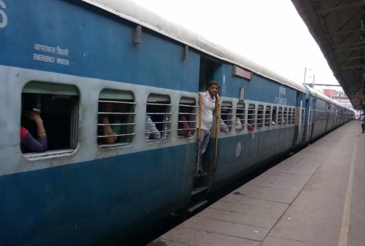 chair car facility will be available in gomti express