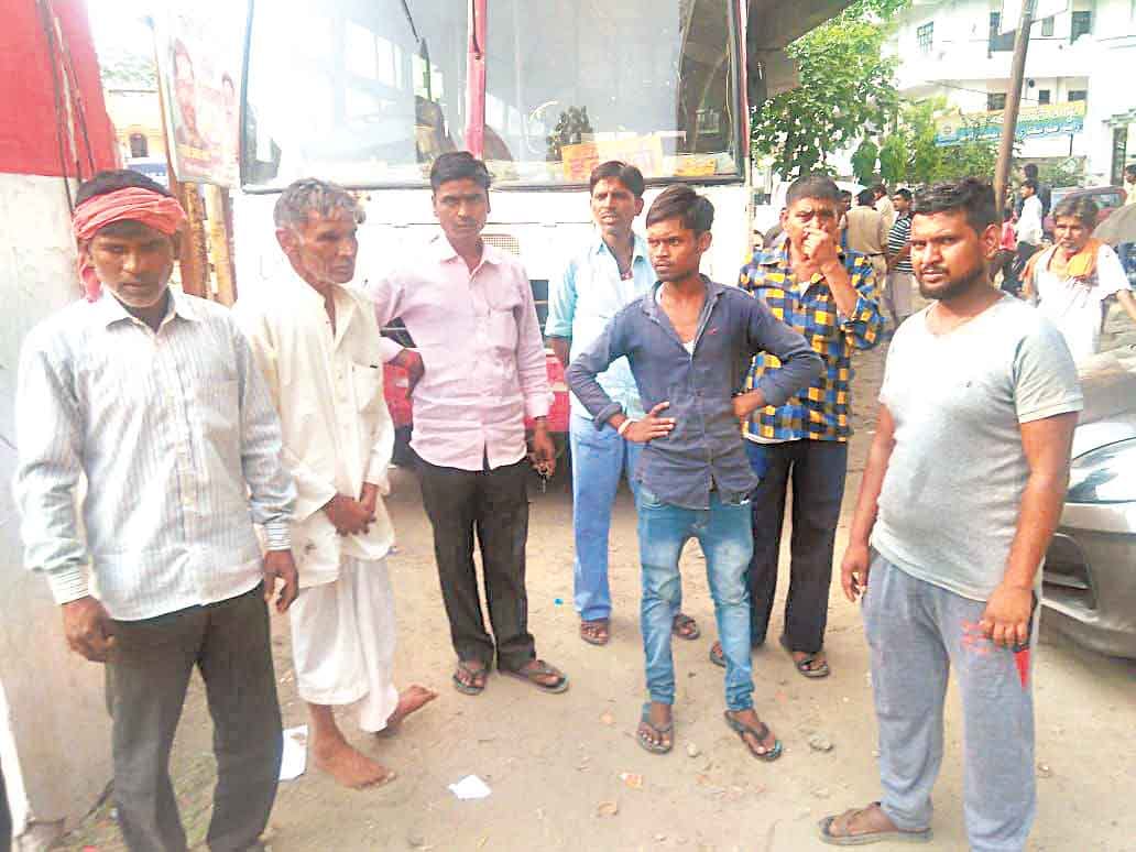 try to kill co and inspector,6 persons arrested