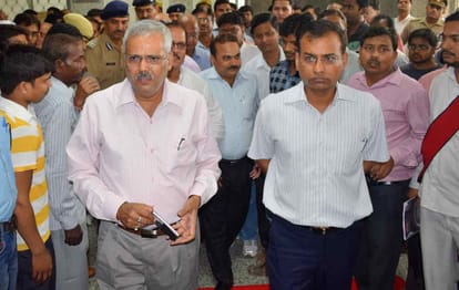 water board JE and two contractor attacked by unknown person at varanasi