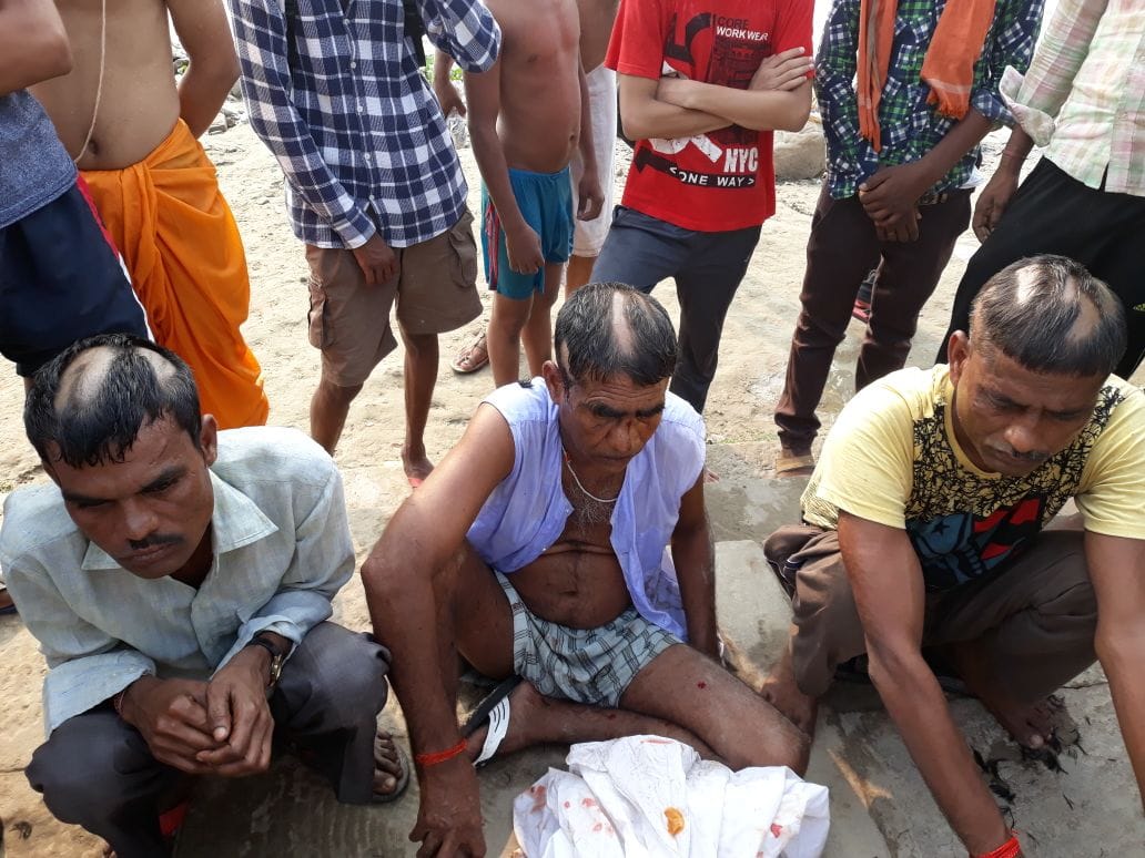 Inhuman behaviour with accused of thief at varanasi