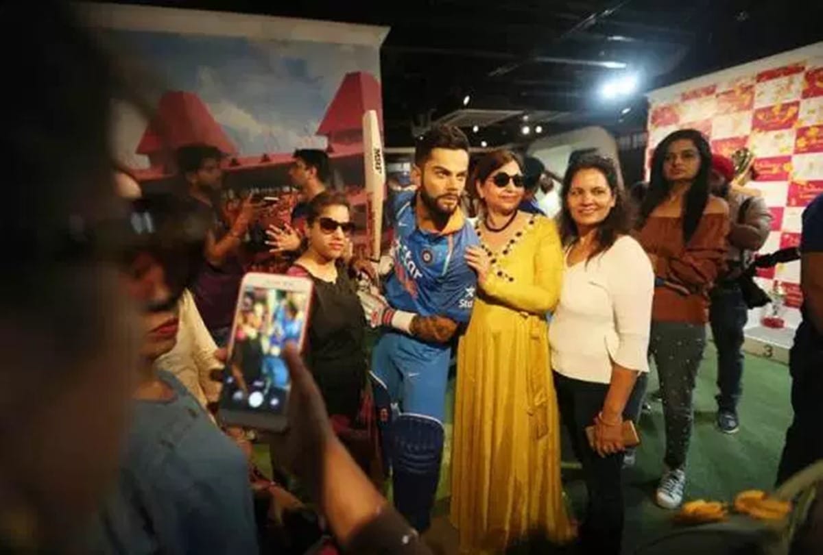 crazy fans damaged virat kohli wax statue ear placed in madame tussauds delhi