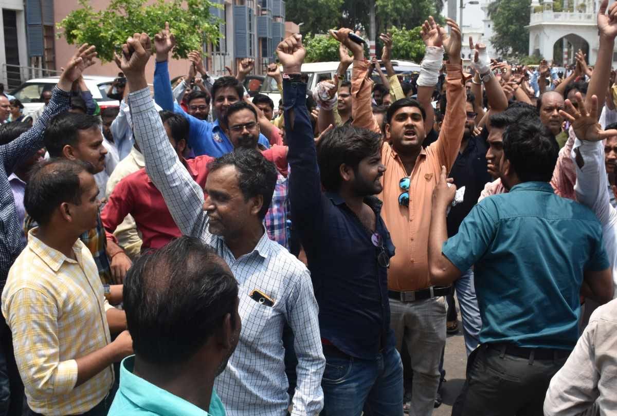 child died due to strike in kgmu