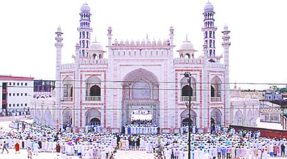workers demanded prayers for the country on faith and jumma ki namaz