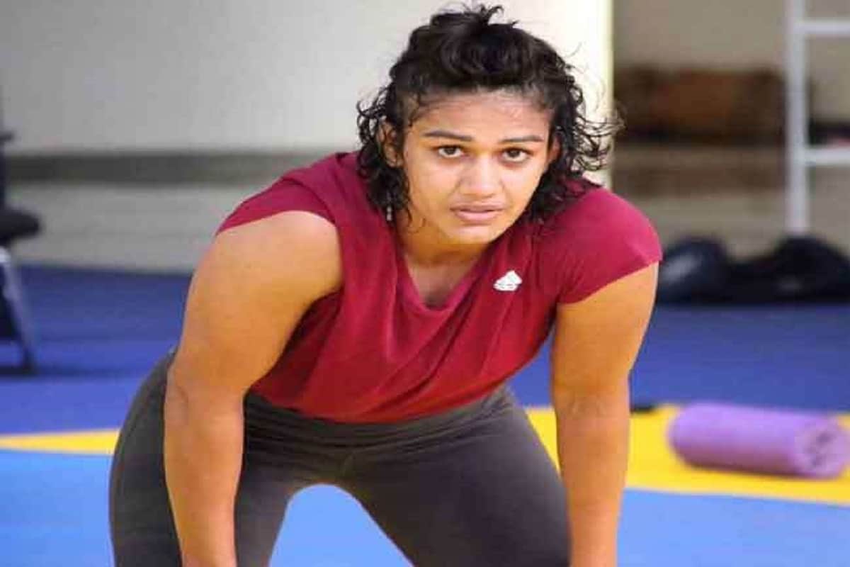 is Zaira Wasim replied Babita Phogat with her this tweet