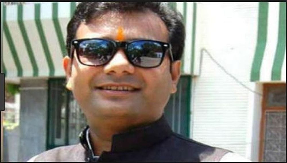 bjp mla beaten employees of circuit house in agra