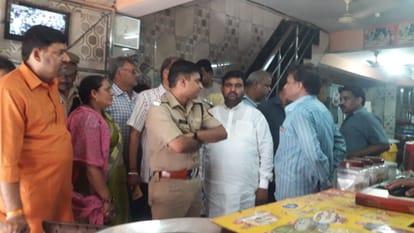 a youth injured in firing at fatehabad  in agra