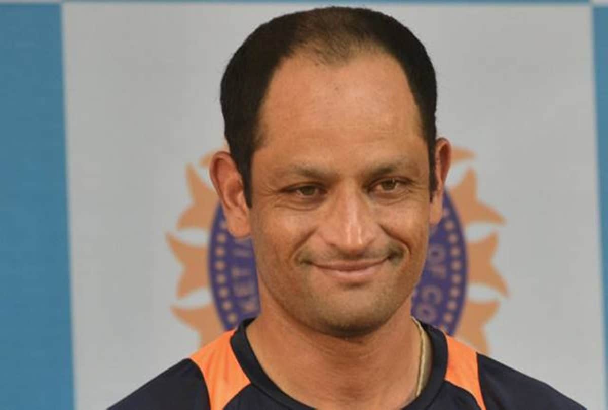 Rahu Dravid replaced by Sitanshu kotak and paras mhambrey as coach of india a and under-19