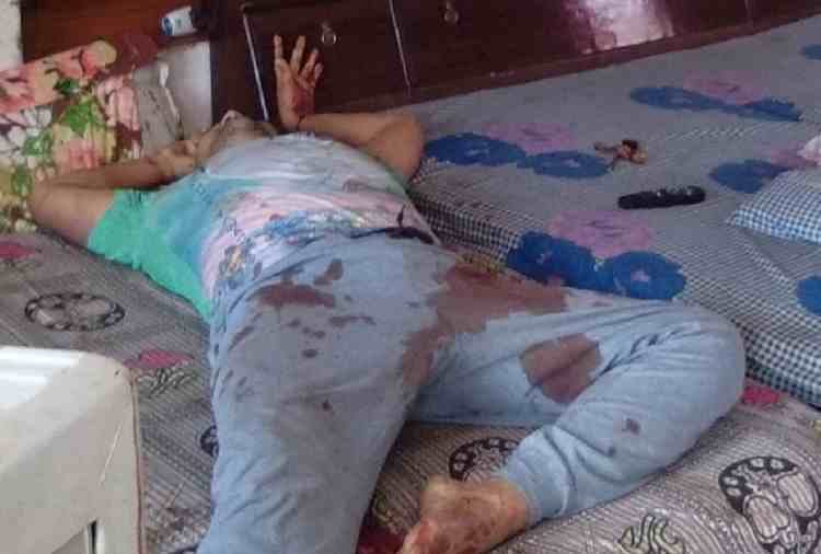 husband commits suicide for wife in ladwa