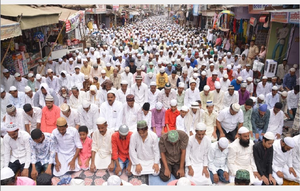 Lucknow: Timing of Friday prayers changed for peace on Holi, Ulama appealed...