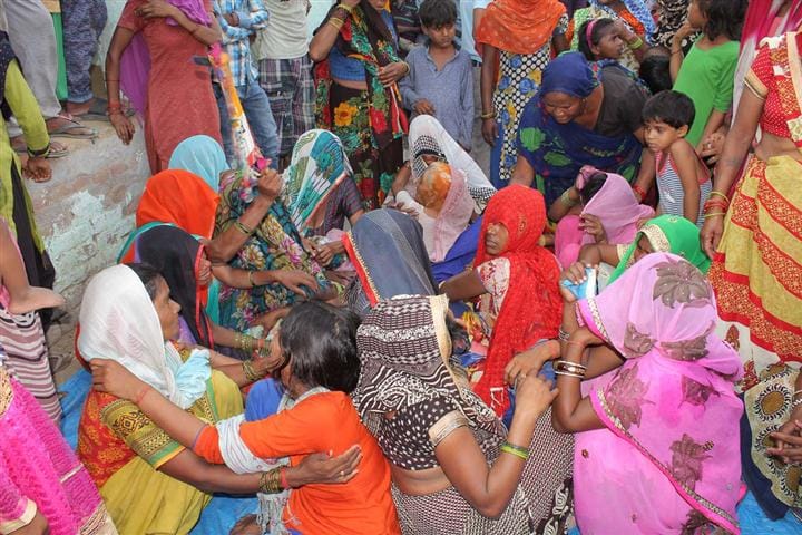 Two teenage girls die in collapse in Aligarh