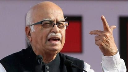 L K Advani praised Pranab Mukherjee for visiting RSS headquarters to attend programe