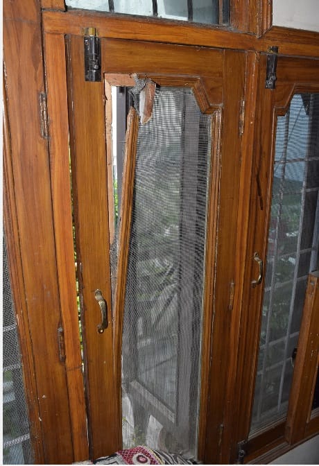 Robbery on gun point in rudrapur uttarakhand photos