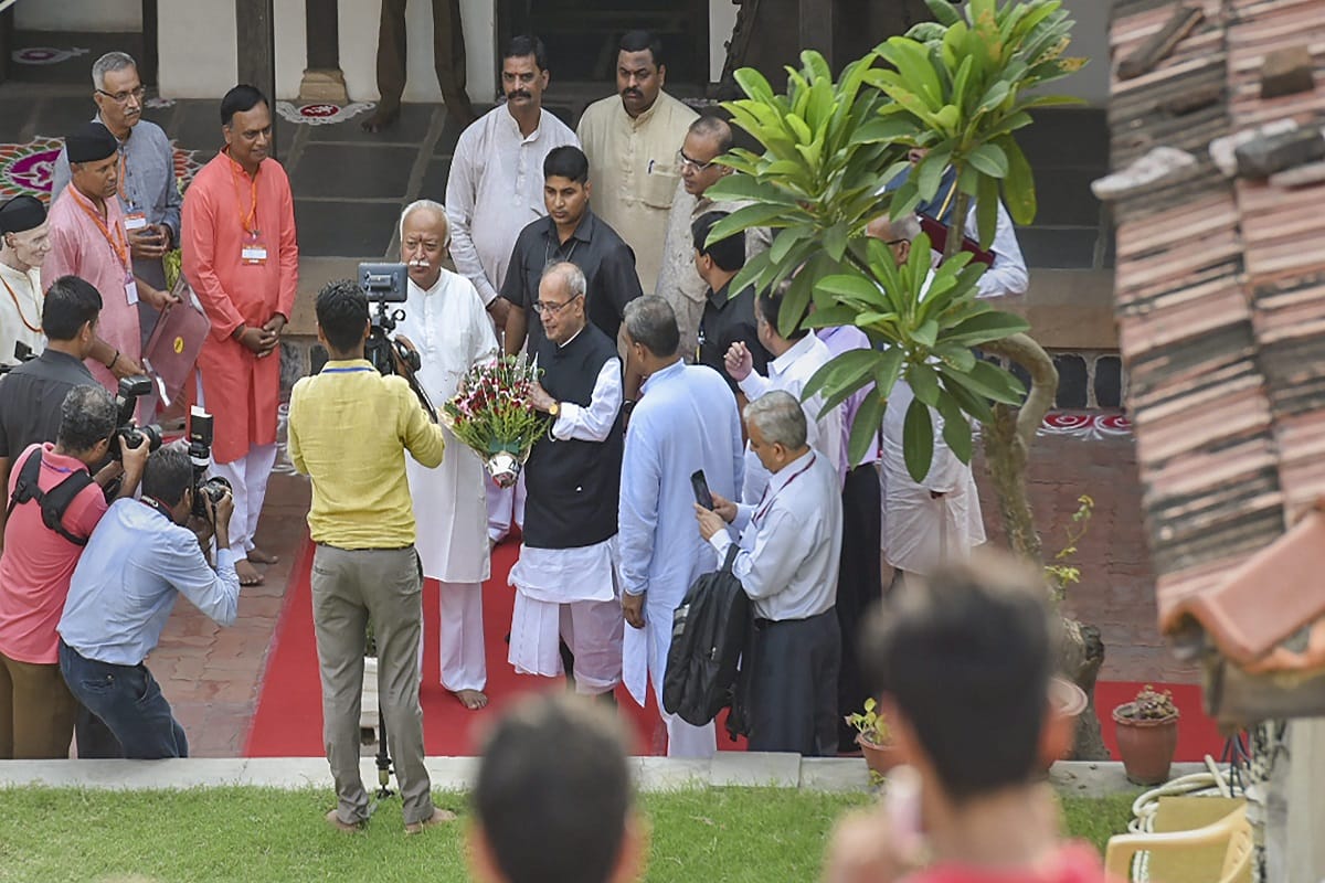 Former president Pranab Mukherjee with RSS chief Mohan Bhagwat at convocation ceremony in Nagpur