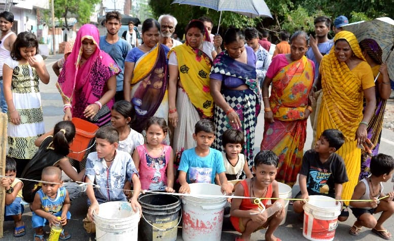 Women protest against water crises