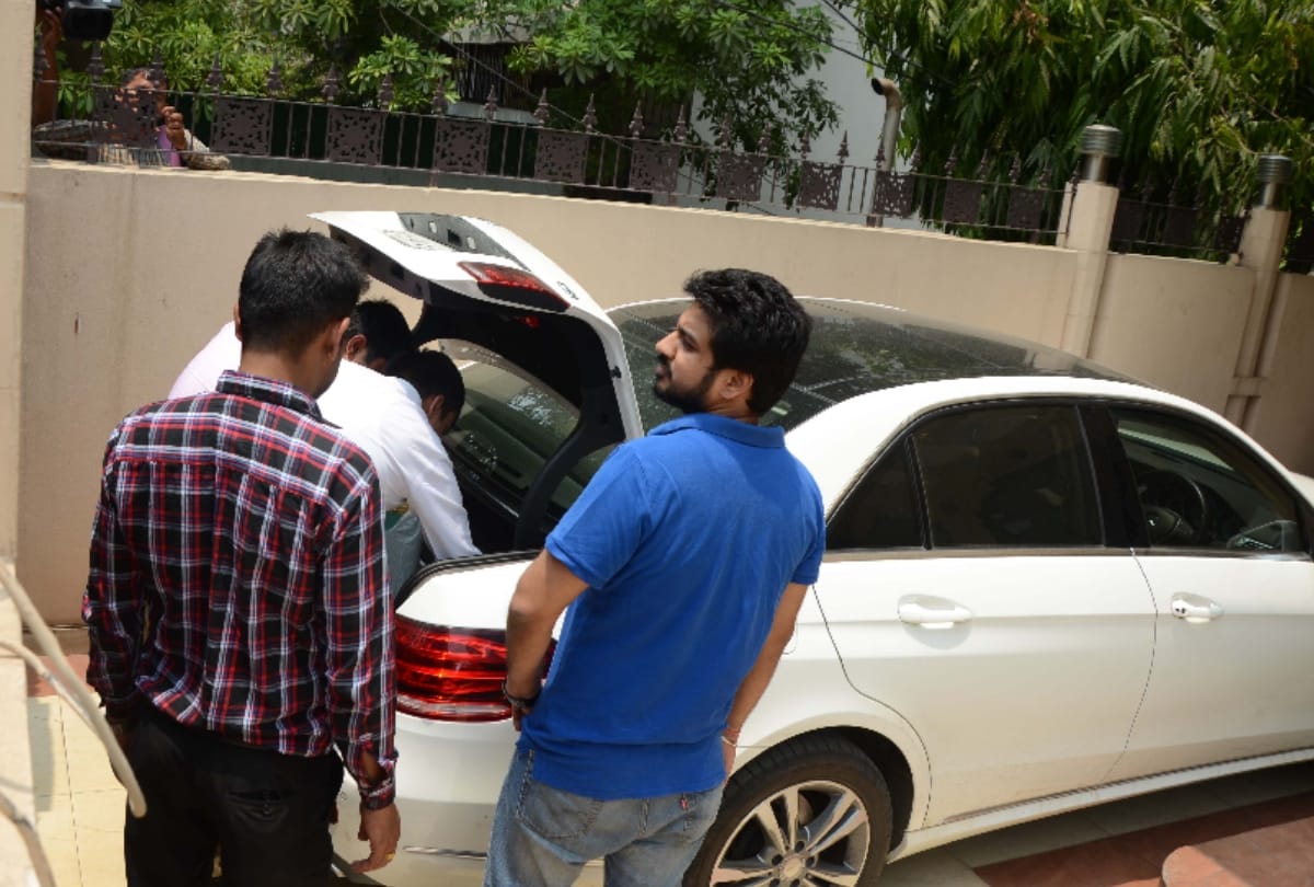 at noida authority engineer house it raids for 36 hours 25 property 2 family reveal now dismissed