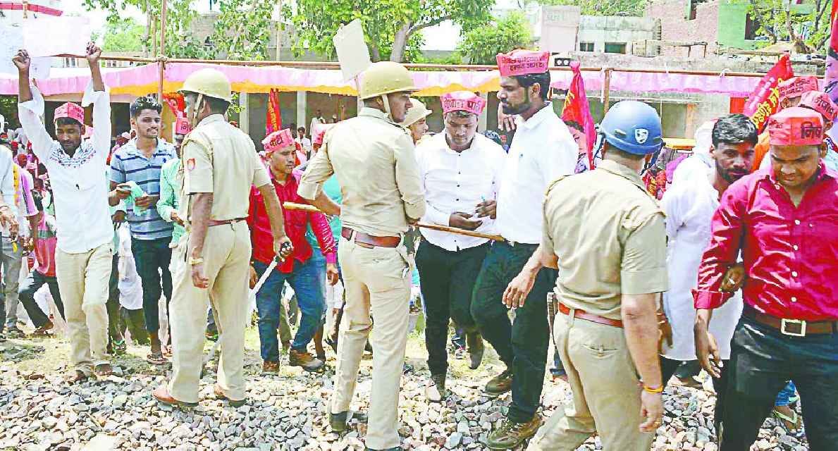 Police crackdown on protesters