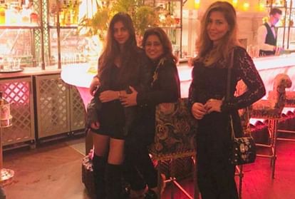 shahrukh khan daughter suhana khan look hot in bikini pics