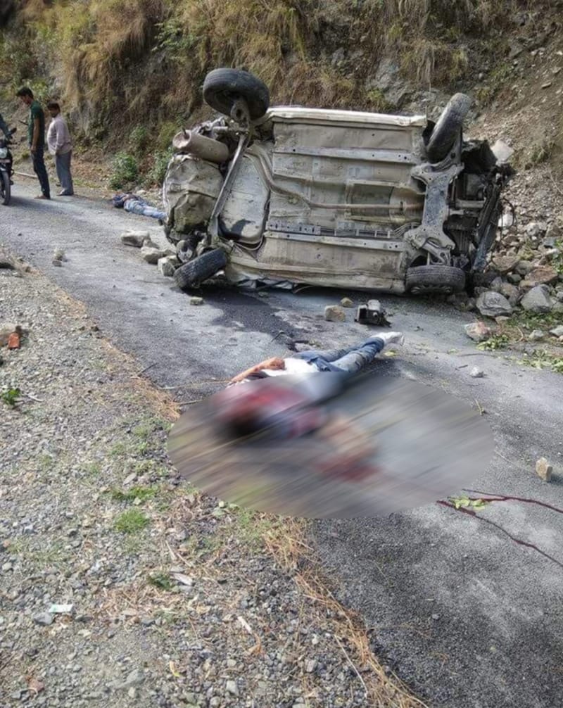 car fell from hill three dead two injured  