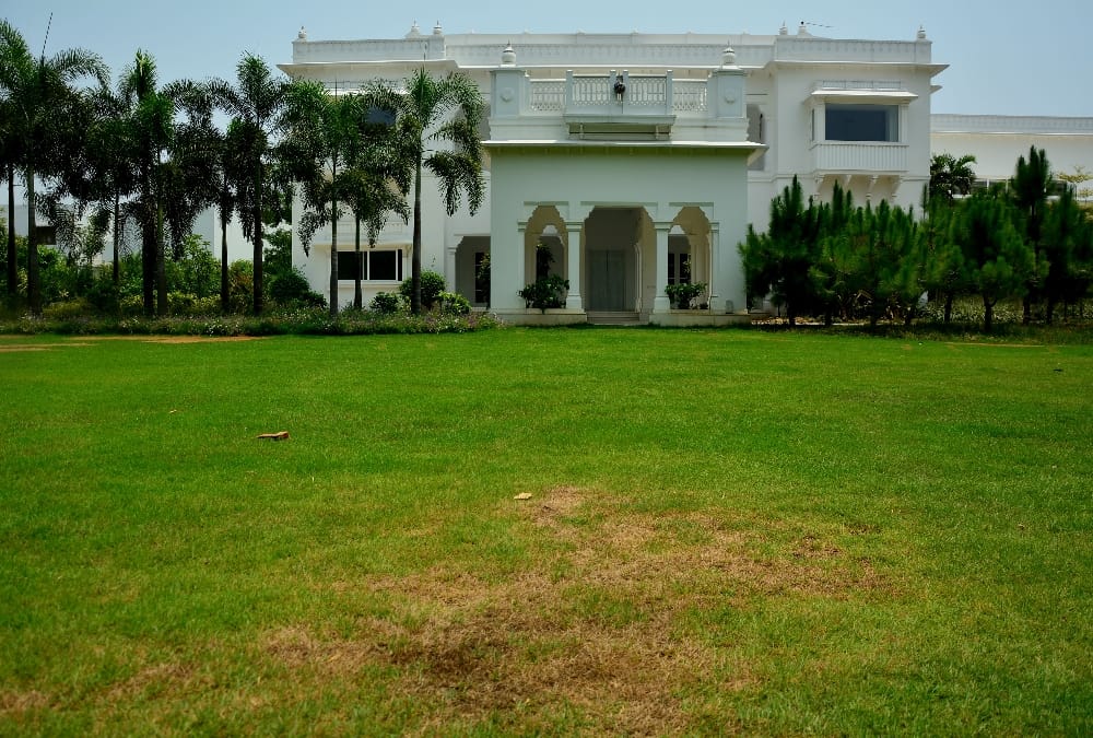 pics of house of akhilesh yadav.