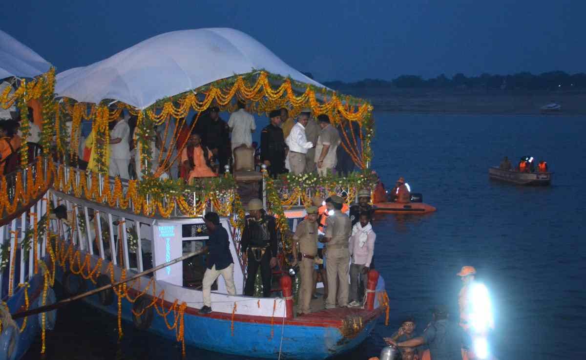 CM yogi adityanath do panchkroshi yatra in varanasi