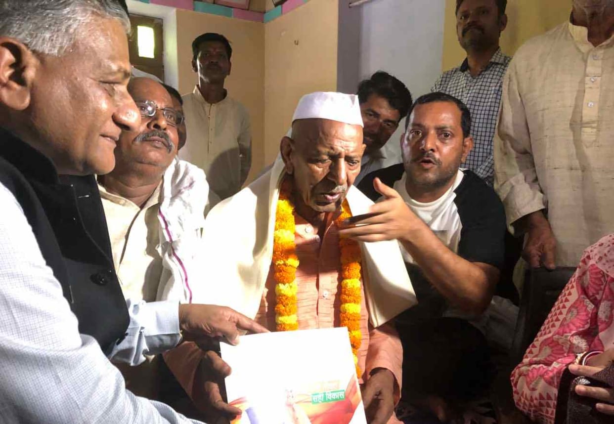 Central minister VK singh arrives in varanasi and talk about paththarbaji