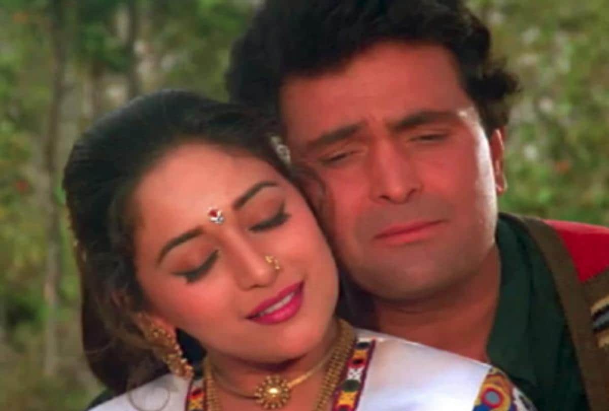 Rishi Kapoor shared 22 years ago video which leaves Madhuri Dixit in shock 