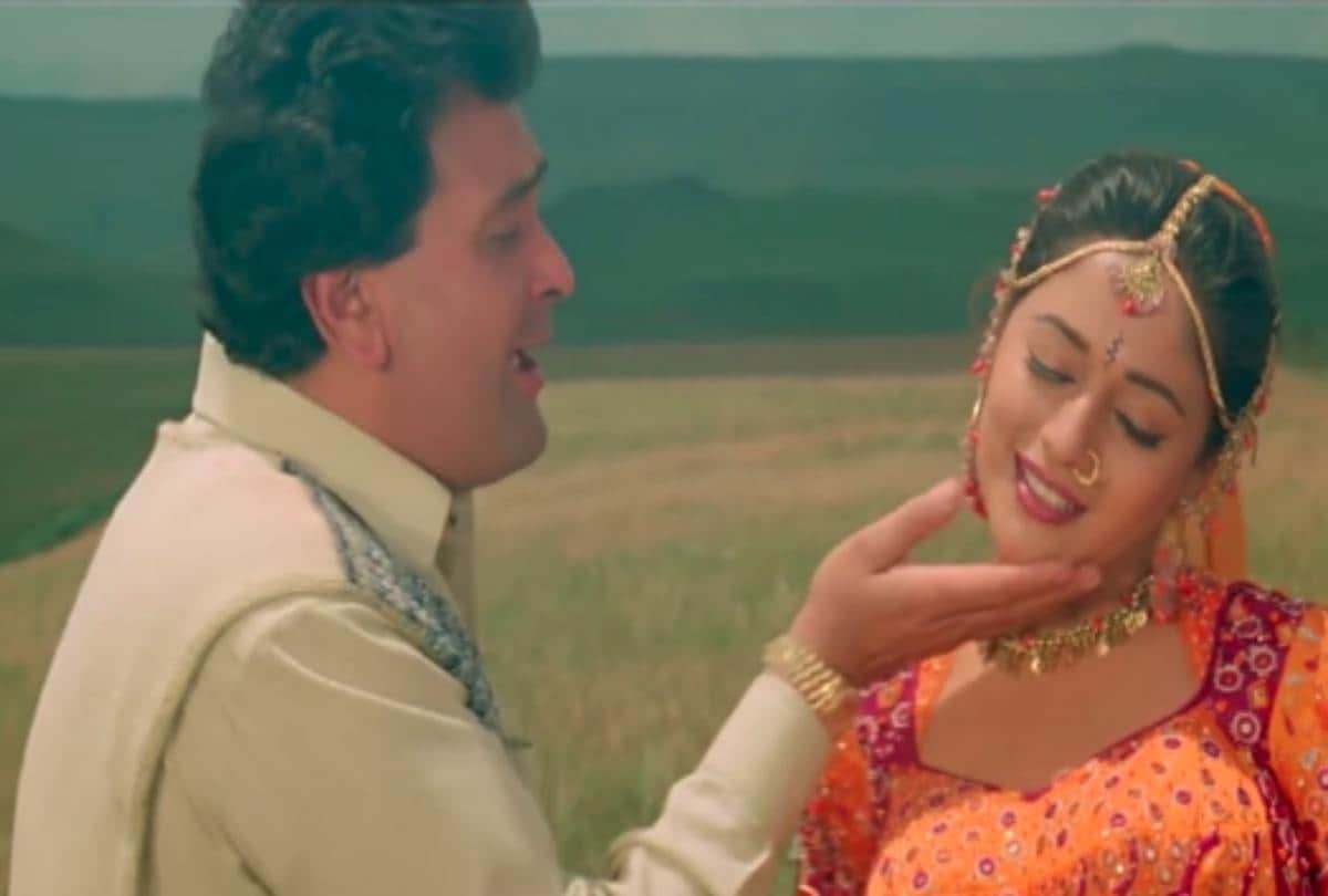 Rishi Kapoor shared 22 years ago video which leaves Madhuri Dixit in shock 