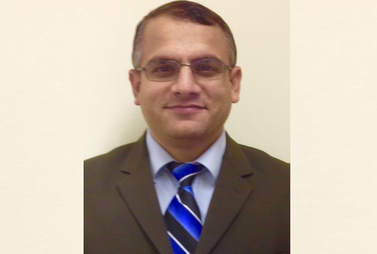 Himachal doctor vijay thakur discover new technique in united kingdom to treat bone diseases