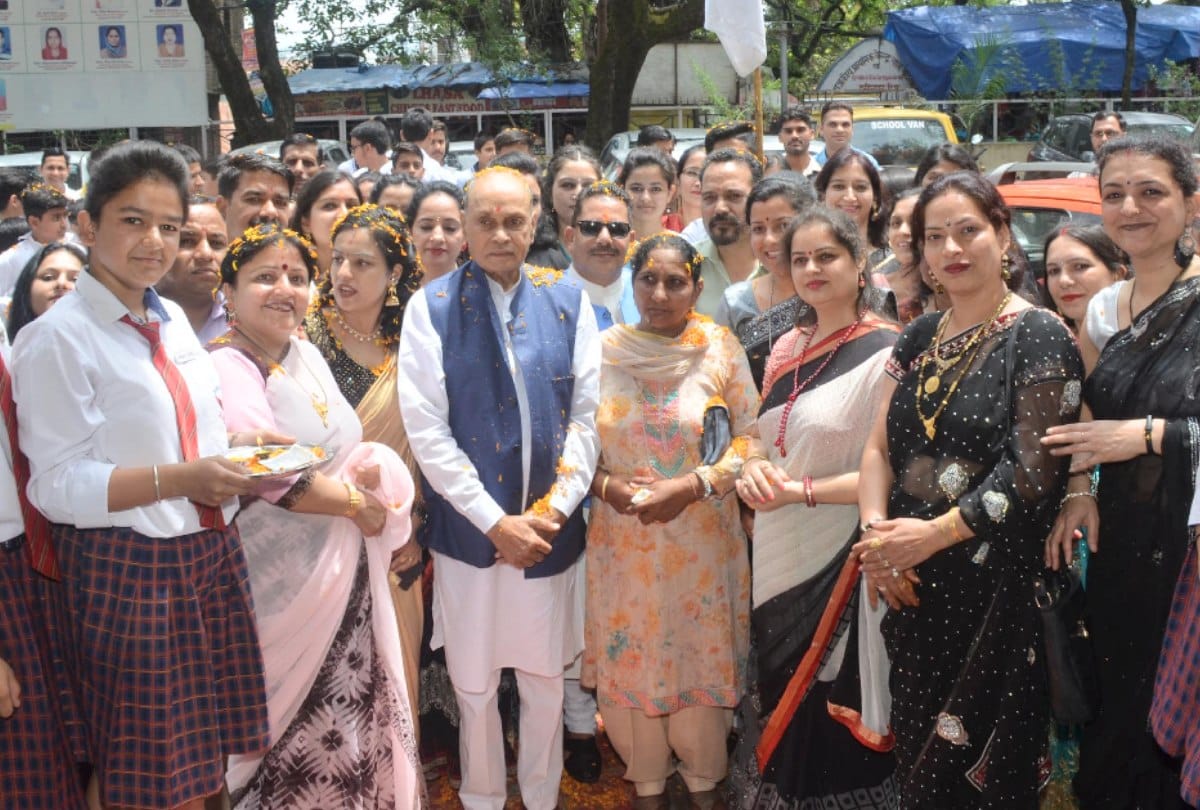prem kumar dhumal targets himachal congress leaders