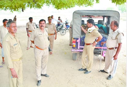 conflicts between two groups after woman missing in firozabad