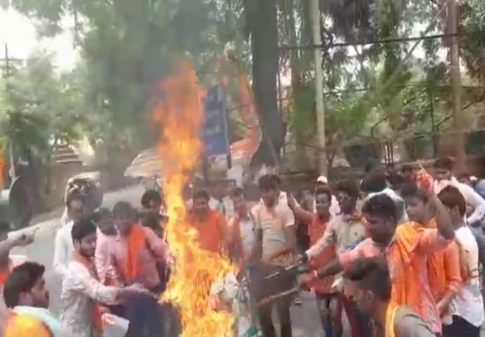 agra hindu organization protested against bjp central minister 